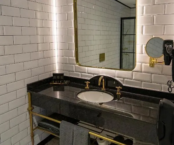 A11 Bosphorus Hotel *